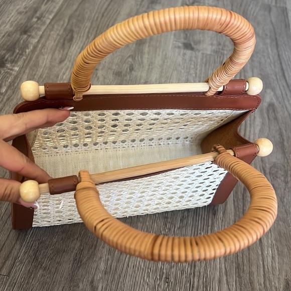 Boutique - Vacation / Summer Straw & Vegan Leather Handbag BRAND NEW - Picture 4 of 6